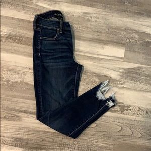 American Eagle size 4 chew hem skinny ankle jeans
